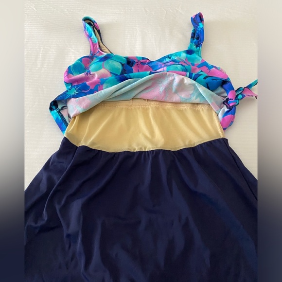 Maxine of Holliwood Women’s One Piece Skirted Swimsuit Blue/Pink Size 12. - Picture 10 of 16